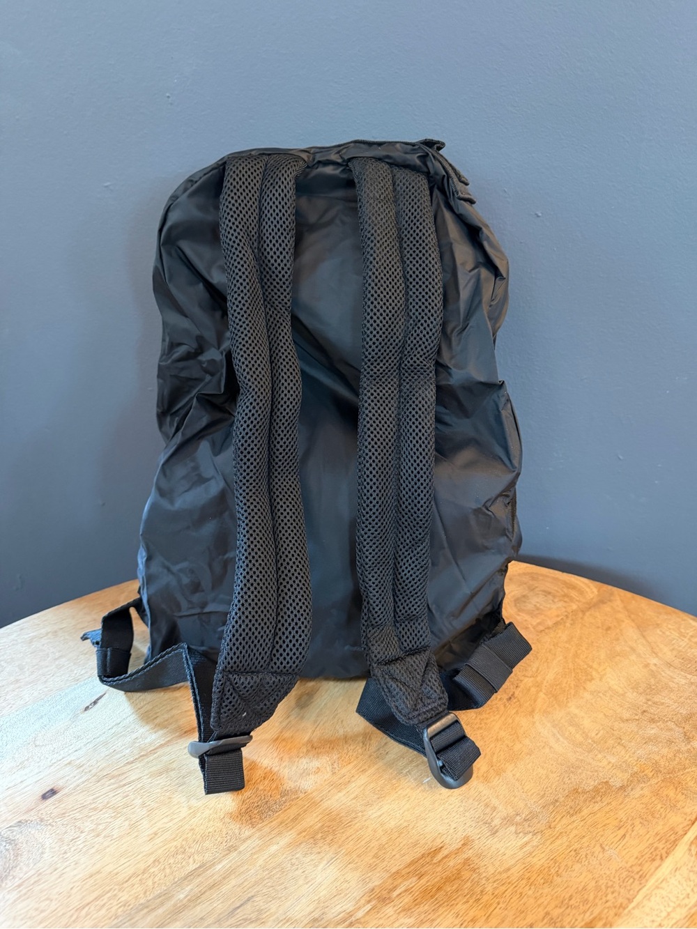 Oakley Black Crestible Packable BP Backpack. - Picture 6 of 9